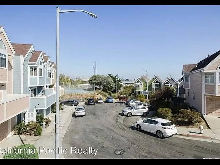 23 Rebecca Ln — Photo 3