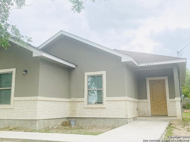 1st image of 1431 W Vestal Pl