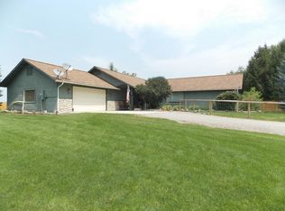 19 Northern Lights Rd, Salmon, ID 83467