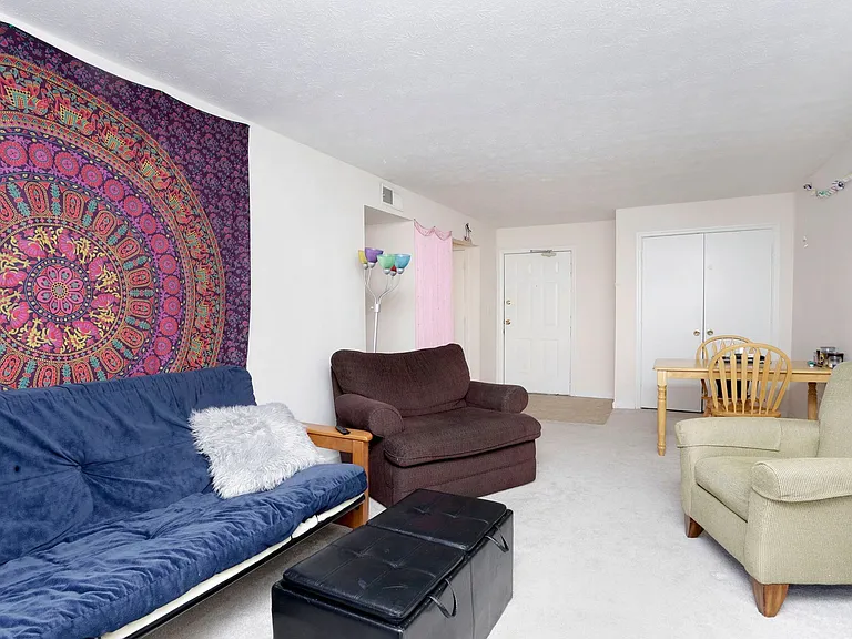 330 Rose Street — Photo 32