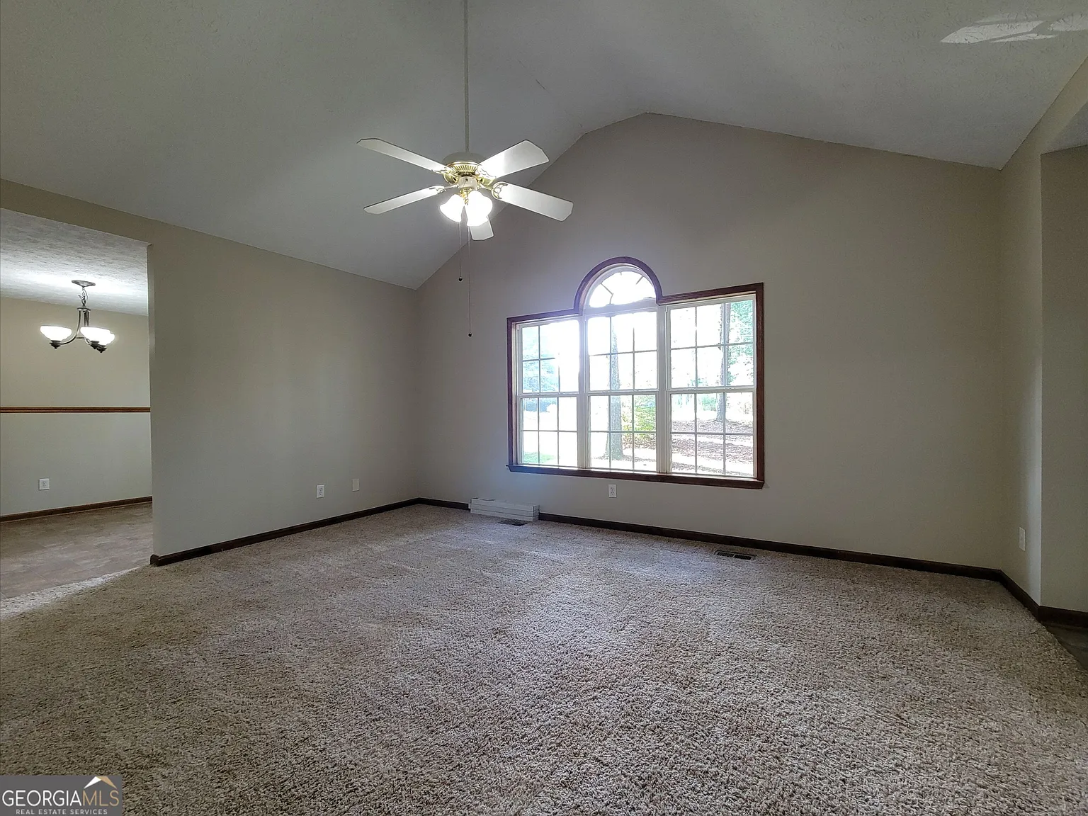 3 bed, 2.0 bath, 1252 sqft, $1,875 — Photo 4
