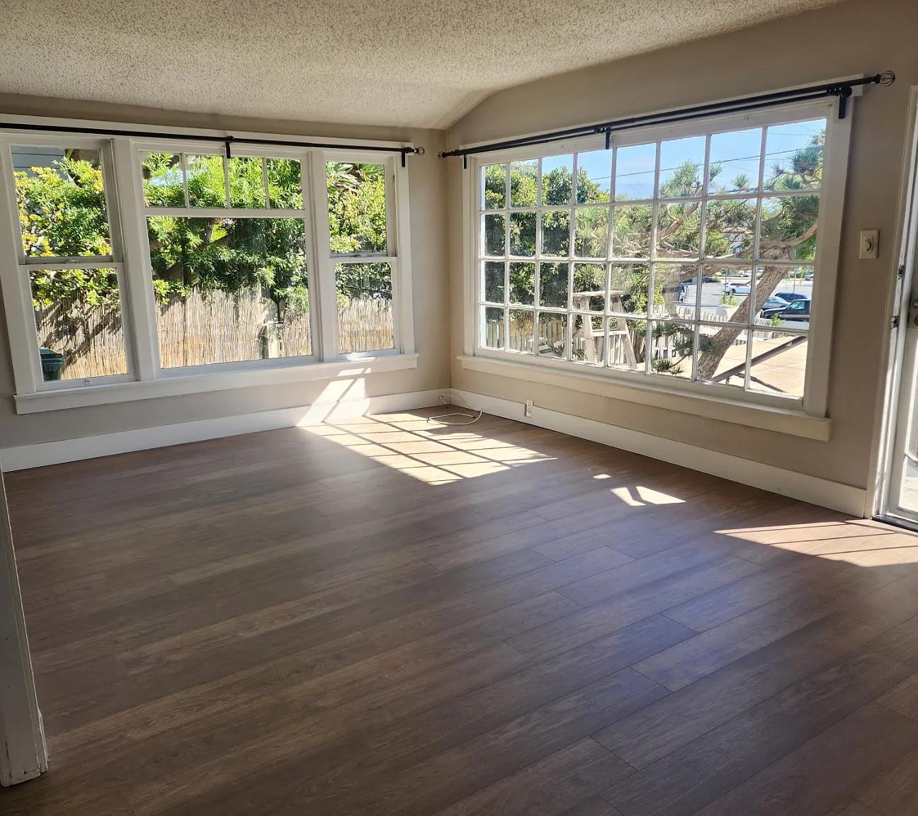 2 bed, 800 sqft, $3,500 — Photo 1