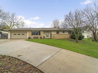827 S Fancher Rd, Racine, WI 53406