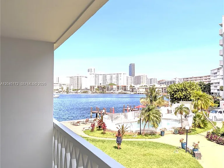 450 Golden Isles Dr #2C — Photo 19