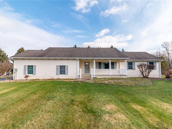 17 E Windridge Rd, Greenville, PA 16125