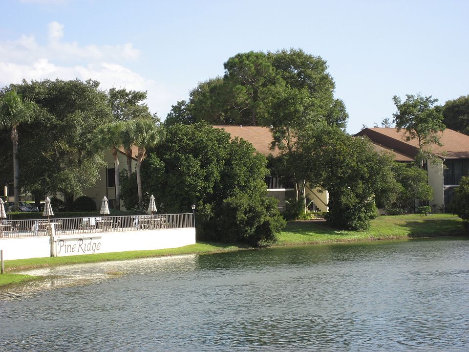 Pine Ridge Condominiums