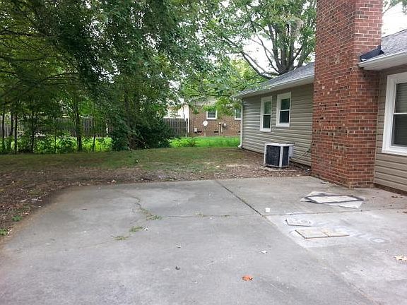 4th image of 210 S Okelly Ave