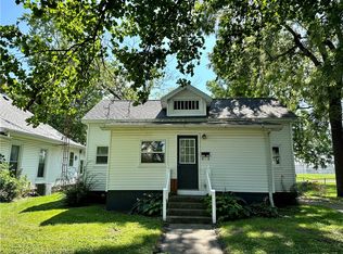 632 S 14th St, Mattoon, IL 61938