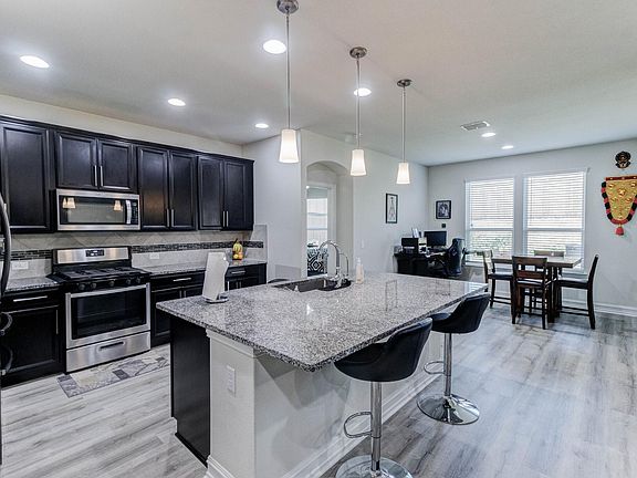 5th image of 2808 Southampton Dr