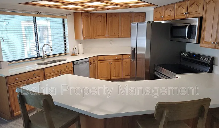215 Meadowcross Dr — Photo 9