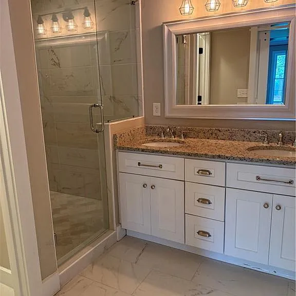 903 Woodlawn Dr NE — Photo 24