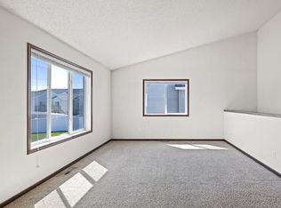 1321 4th St NW, West Fargo, ND 58078