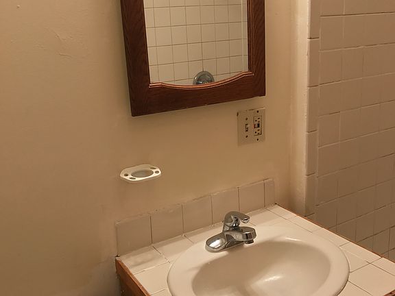 4th image of 181 Eagle St #3