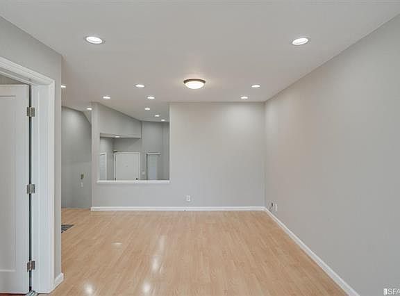 5th image of 511 King Dr APT 5