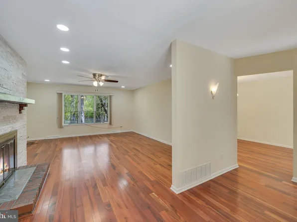 2031 Bustleton Rd, Burlington, NJ 08016