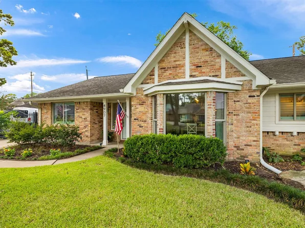 4907 Golf Dr, Houston, TX 77018