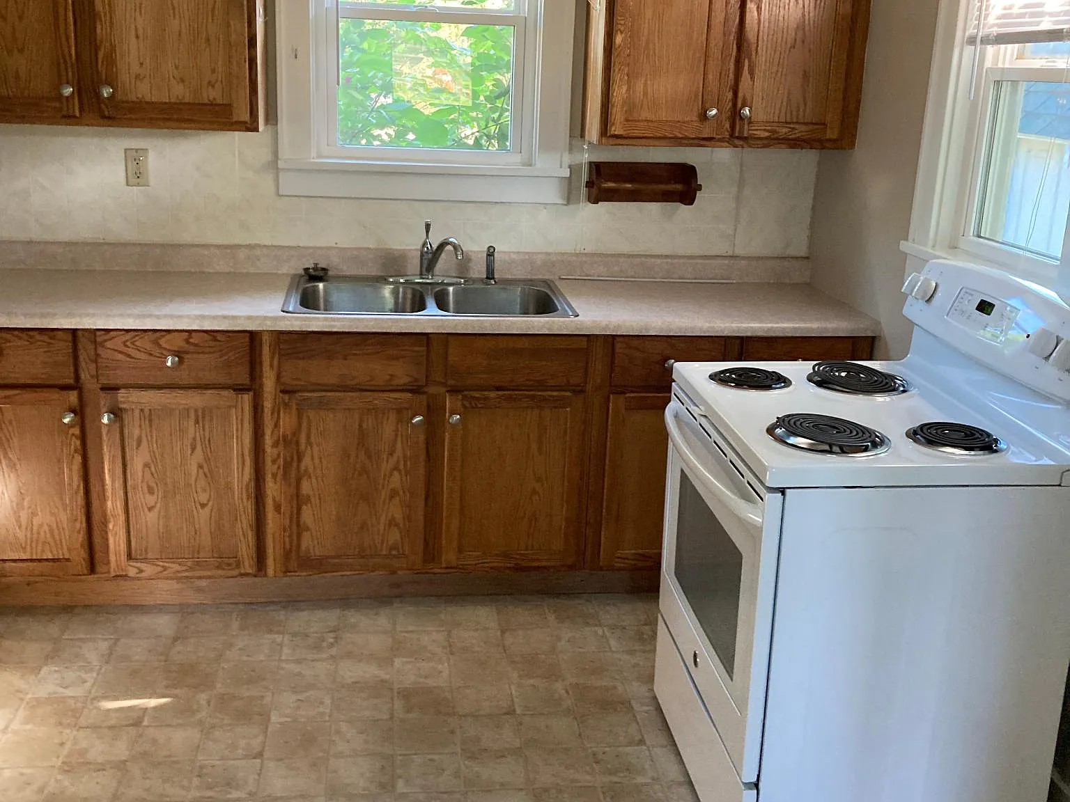 706 Pine St — Photo 3