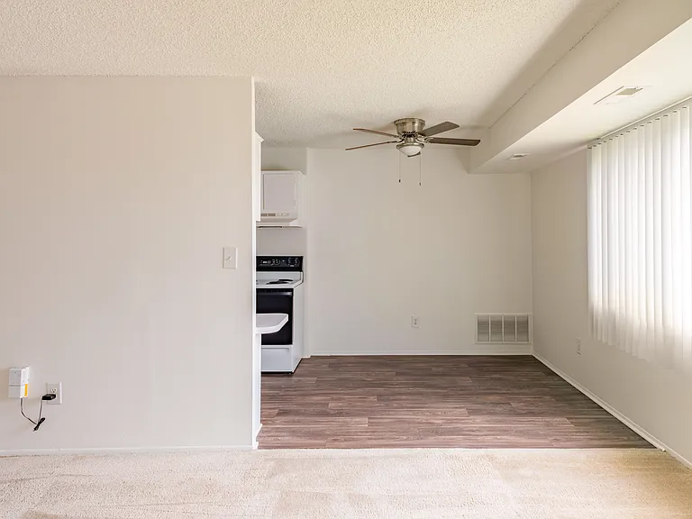 Riverside Village Apartments — Photo 62