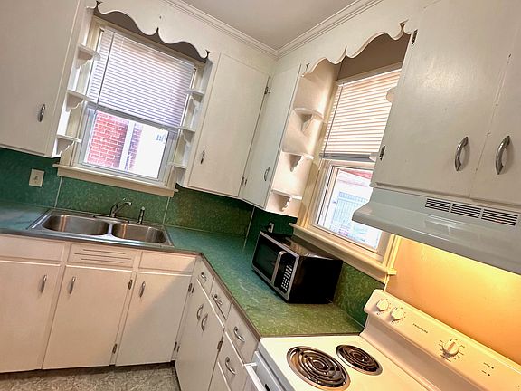 214 W. Hanover St, 1st Fl - Kitchen 1