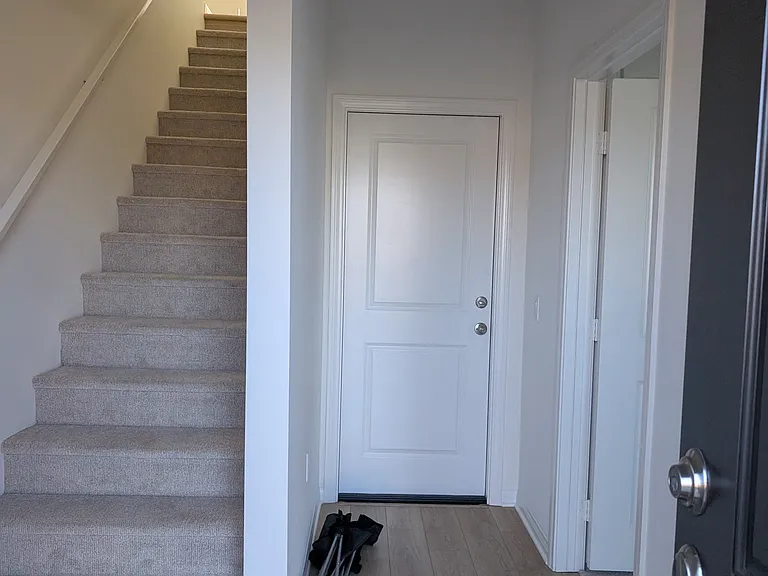 2430 E Lincoln Ave #6 — Photo 2