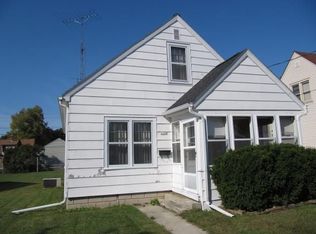 1328 N 8th St, Manitowoc, WI 54220