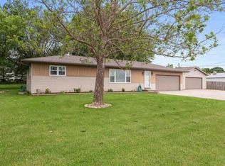 209 Old Knapp Rd, Oshkosh, WI 54902