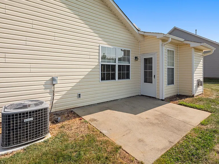 8 Hadley Park Way — Photo 23