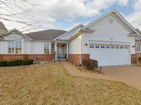 662 Falconcrest Dr, Lake Saint Louis, MO 63367
