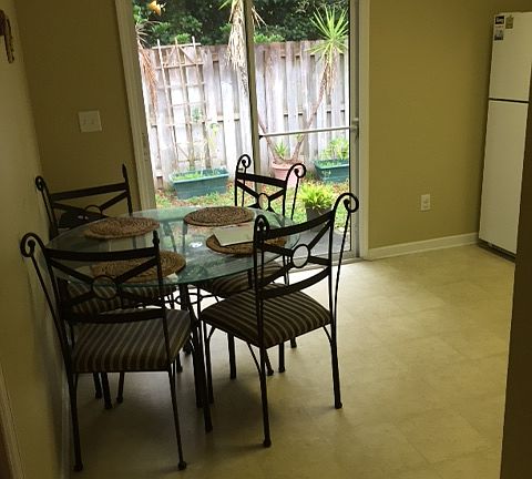 3rd image of 954 Wynfield Cir