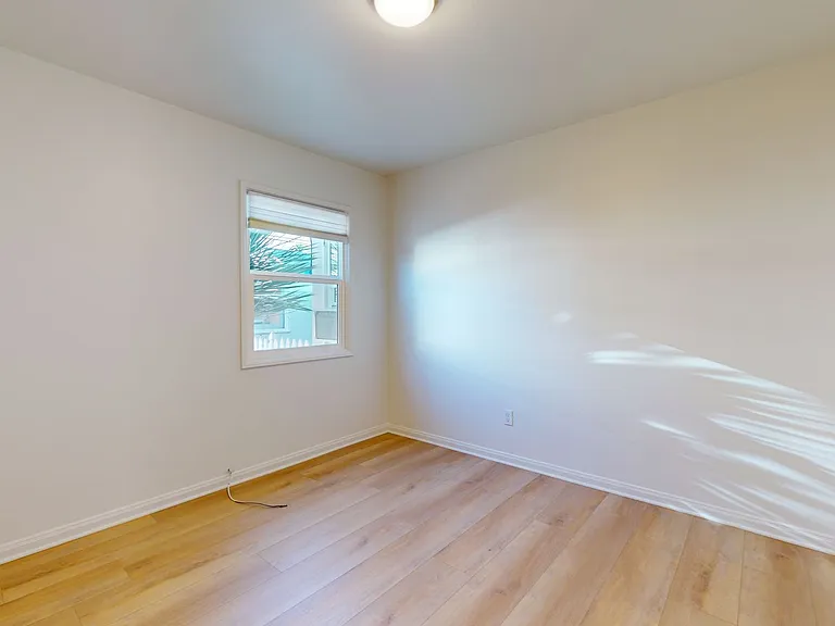 224-226 C Ave — Photo 7