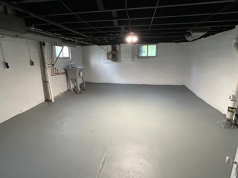 1749 Hopkins Ave — Photo 13