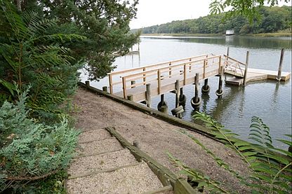 3rd image of 335 South Dr