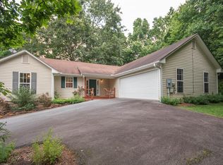 147 Brookshire Ln, Franklin, NC 28734