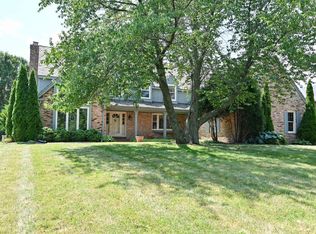 2625 W Crimson Ct, Mequon, WI 53092