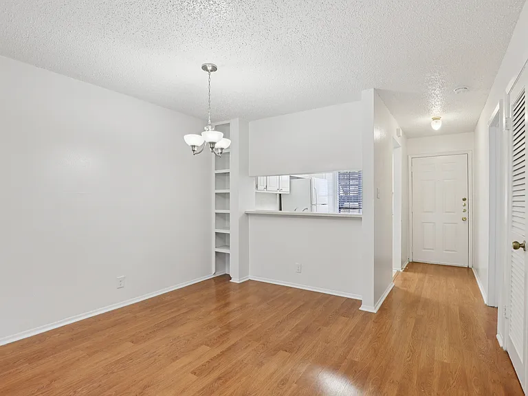 Winding Creek Apartments — Photo 39