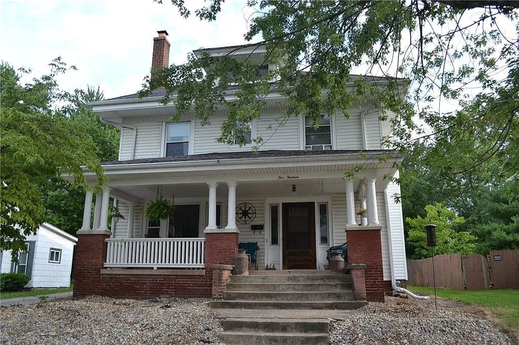 513 E Jefferson St photo 1