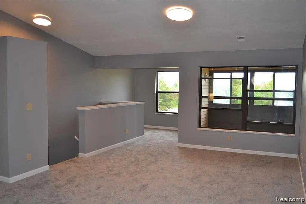 2 bed, 2.0 bath, 1177 sqft, $1,650 — Photo 2