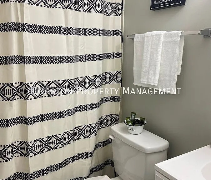 415 N Martin Luther King Blvd #5 — Photo 17