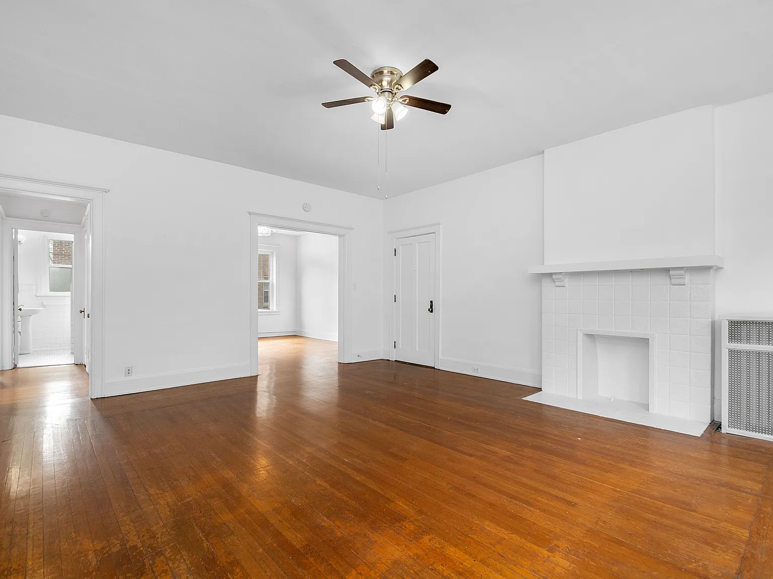 2570 Madison Rd — Photo 2