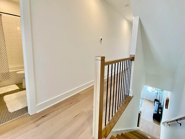 629 Queen St — Photo 27
