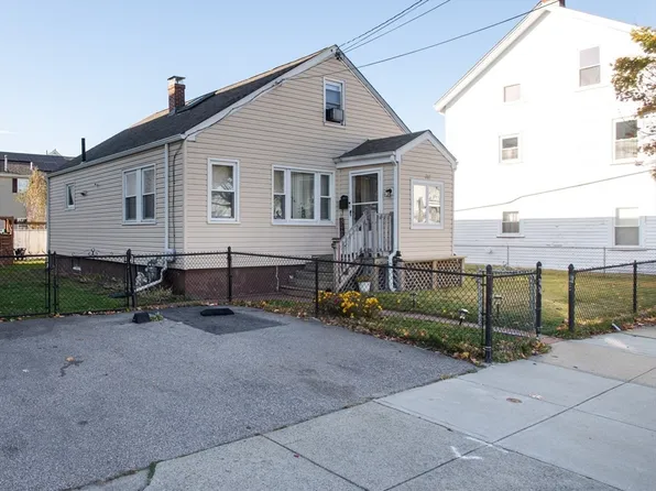 267 Montaup St, Fall River, MA 02724