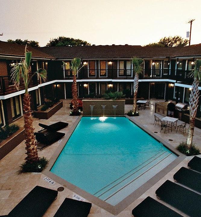 Pool / Grill / Common Area