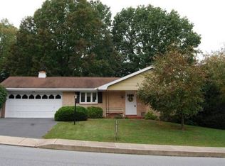 125 Vista Dr, Akron, PA 17501