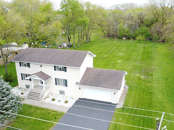 2nd image of 15485 Clyde Ave