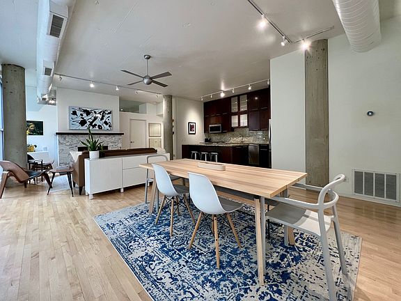 2nd image of 939 W Huron St Unit 205