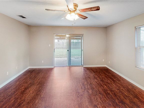 2nd image of 3506 Vienna Dr
