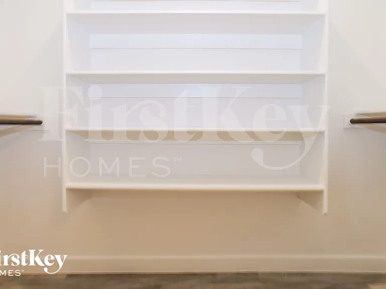 319 Niki Dr — Photo 12