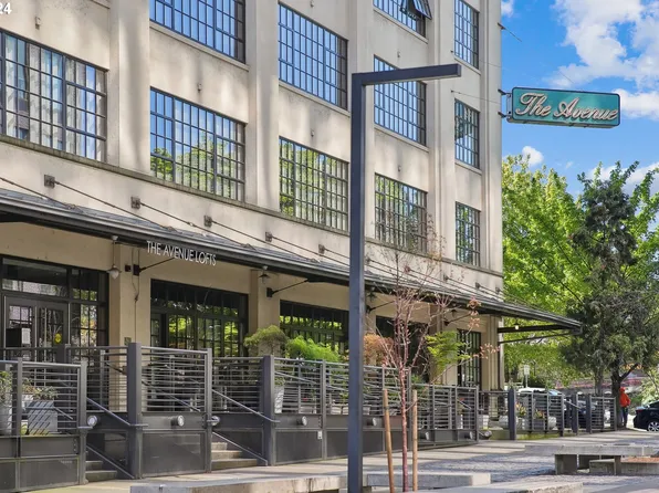 1400 NW Irving St APT 614, Portland, OR 97209