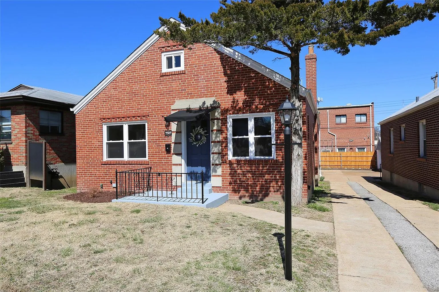 9509 Sterling Pl photo 1