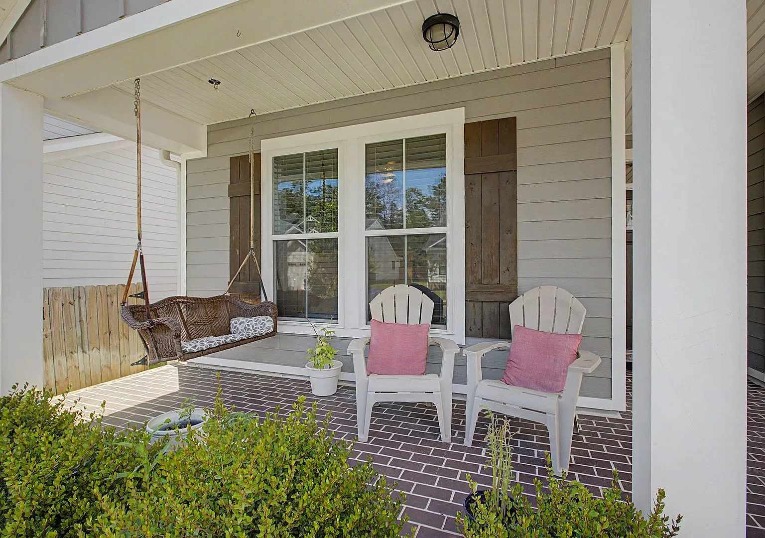 3 Bed / 2 Bath Large Home off Ox Bottom! — Photo 3